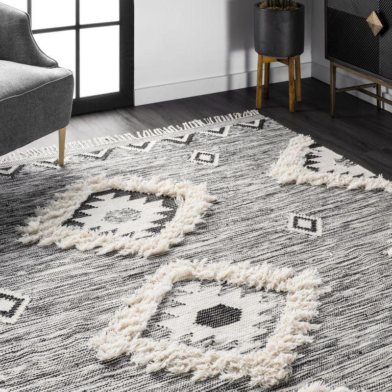 Nuloom Savannah Diamond 2x6 Wool Runner Indoor Area Rug for Living Room Bedroom Dining Room Entryway Hallway Kitchen, Black/Ivory