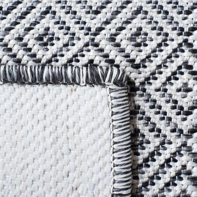Hampton HTN230 Indoor/Outdoor Machine Made Area Rug - 6'5"x6'5" - Ivory/Black - Safavieh