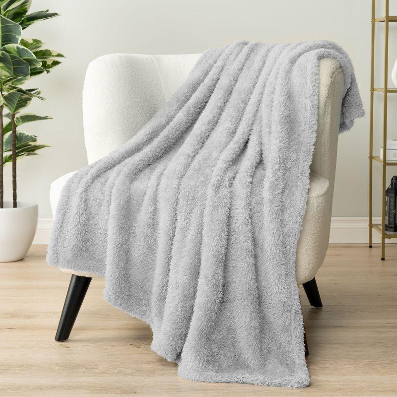 Pavilia Hand Woven Throw Blanket