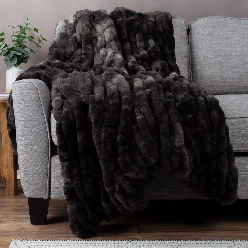 Lavish Home Lavish Home Oversized Ruched Faux Fur Blanket - 60x80-Inch Jacquard Faux Fur Queen-Size Throw for Sofas and Beds - Luxurious Bedding