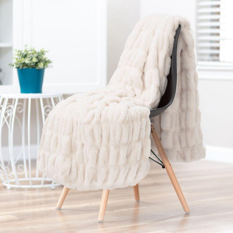 Chanasya Ruched Faux Fur Throw Blanket - Reversible Mink Blanket -  92" x 85” (Queen Size) - Cloud