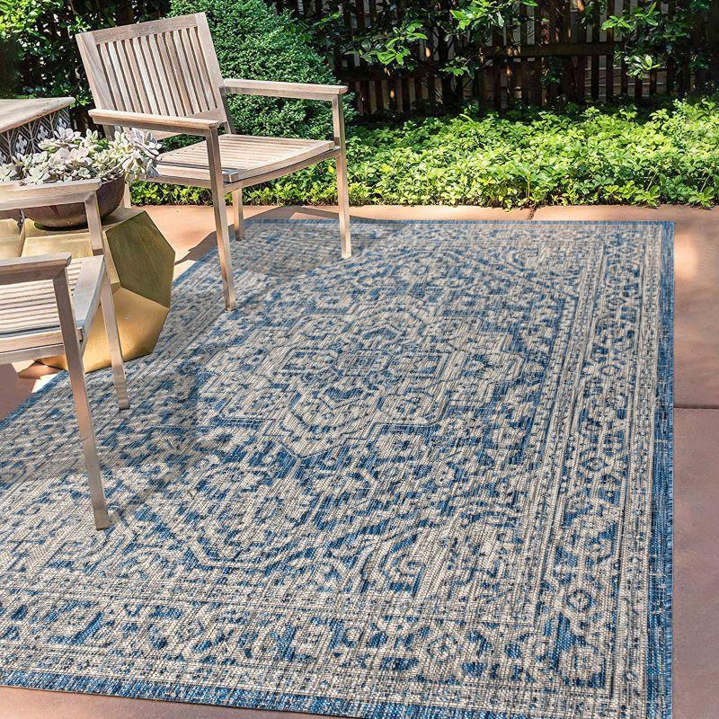 3'x5' Sinjuri Medallion Textured Weave Indoor/Outdoor Area Rug, Navy/Gray - JONATHAN Y