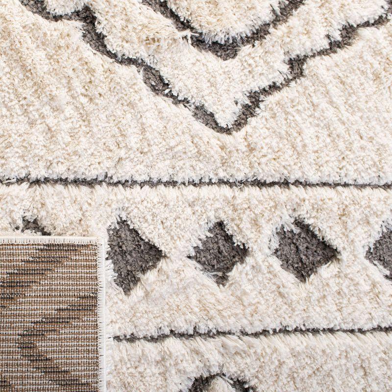 Sparta Shag SPG513 Power Loomed Indoor Area Rug - Ivory/Grey - 4'x6' - Safavieh.