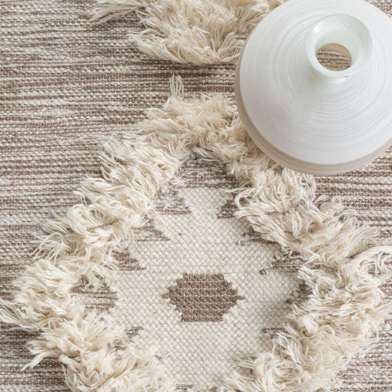 Nuloom Savannah Geometric 2x3 Wool Accent Indoor Area Rug for Living Room Bedroom Dining Room Entryway Kitchen, Beige/Ivory