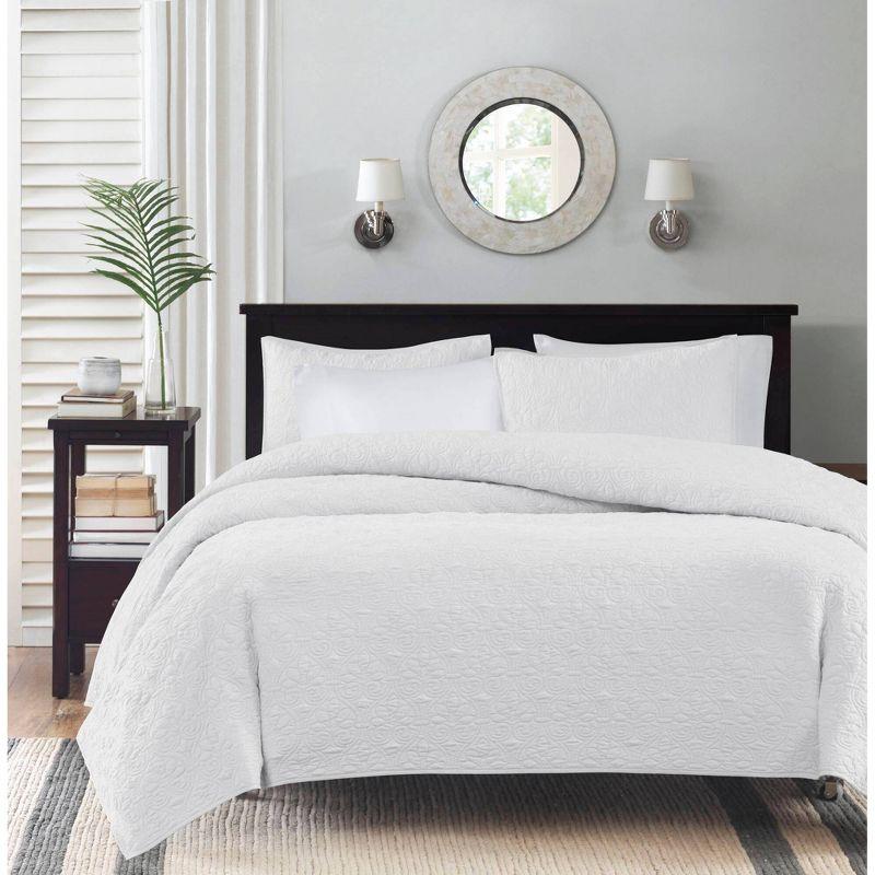 Quebec Reversible Quilt Set