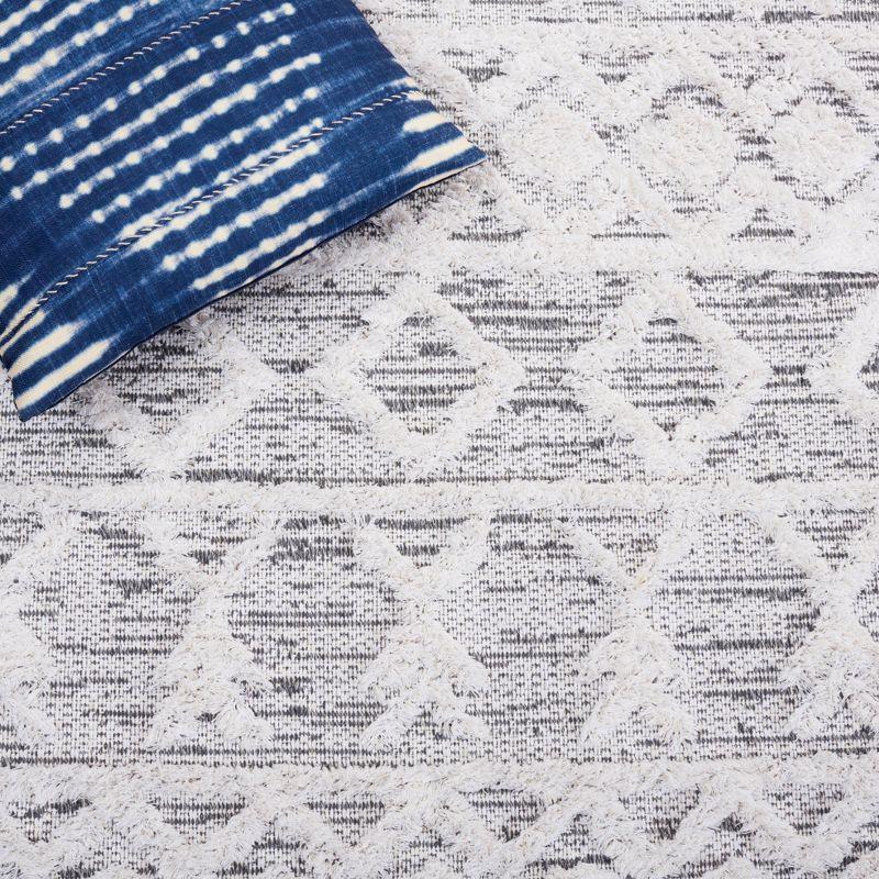 Augustine AGT758 Machine Made Indoor Area Rug - Ivory/Gray - 5'x7'-7" - Safavieh