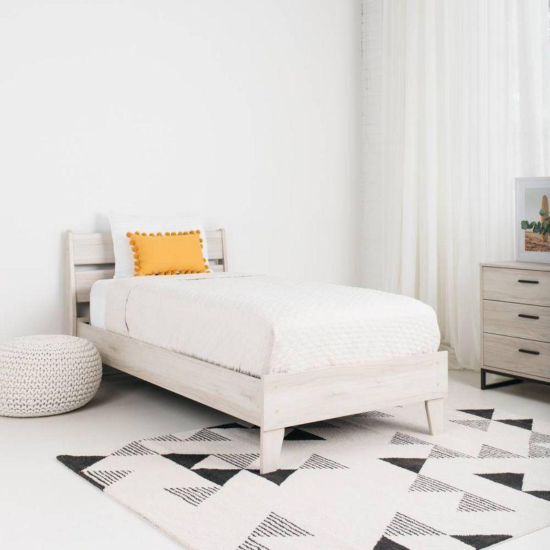 Queen Socalle Platform Bed Natural - Signature Design by Ashley