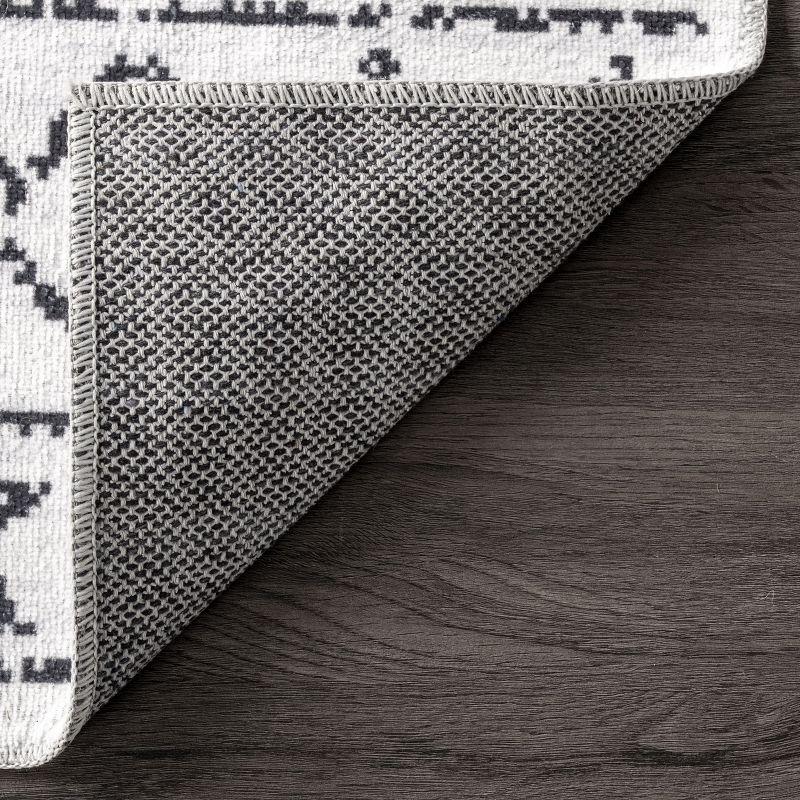 Nuloom Noa Pet Friendly Machine Washable Moroccan Area Rug, 5' x 8', White