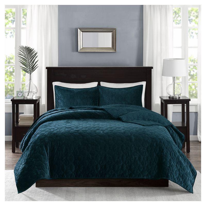 Harper 3 Piece Velvet Quilt Set