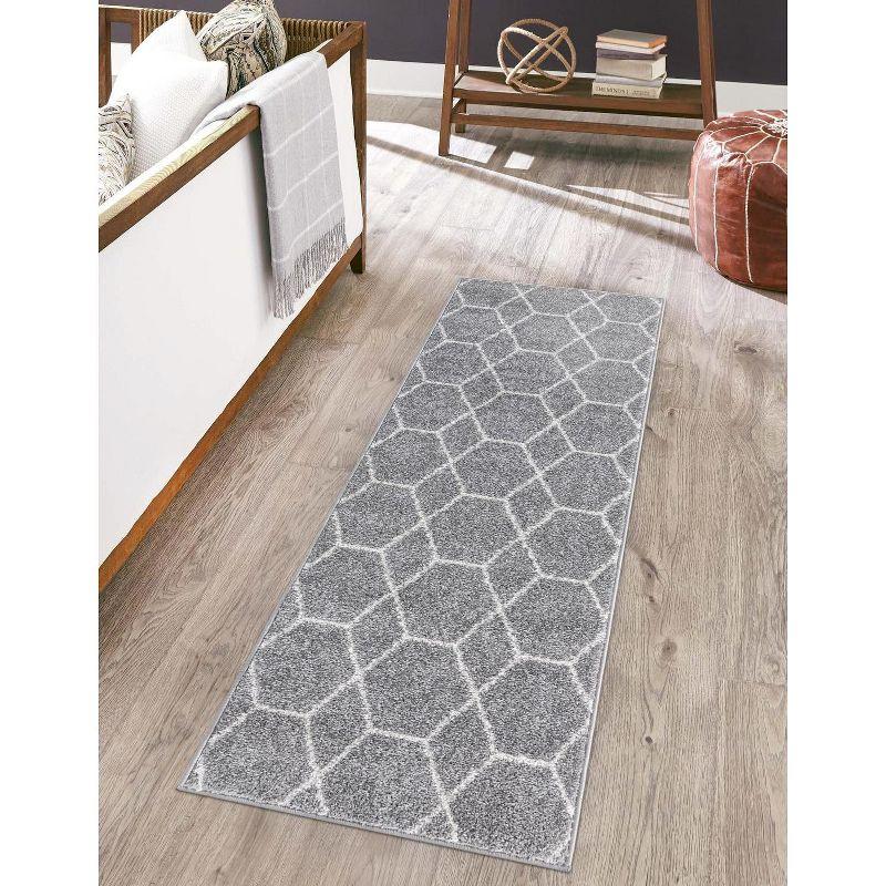 Light Gray Geometric Trellis Synthetic Runner Rug