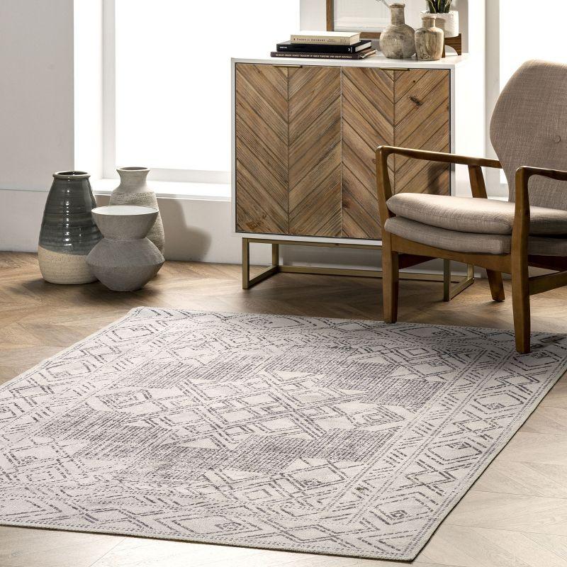 Easy-Care Geometric Medallion 9' x 12' Gray Synthetic Area Rug