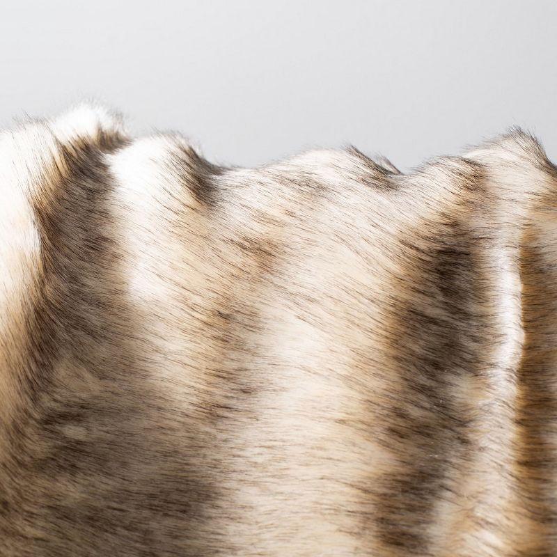 Coco Tips Throw Blanket - Taupe - 50" x 60" - Safavieh .