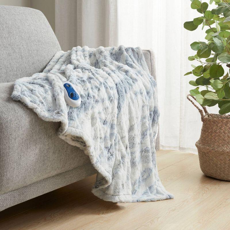 Beautyrest Zuri Oversized Heated Faux Fur Throw