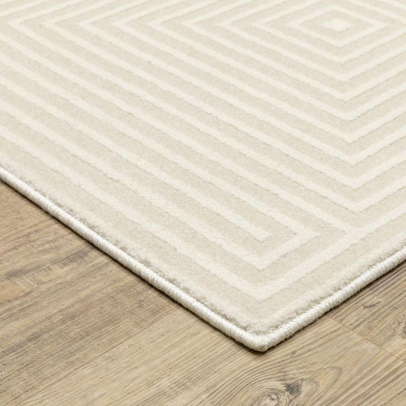 Oriental Weavers Raylan RAY04 Ivory/ Beige Indoor Area Rug - 5'3" x 7'6"