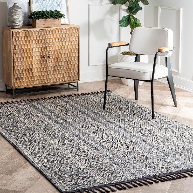 Braided Gray Stripe Synthetic 5' x 8' Easy Care Area Rug