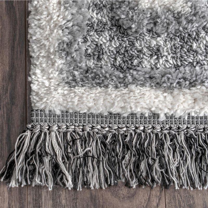 Lenore Gray Trellis 5'3" x 7'6" Rectangular Synthetic Rug