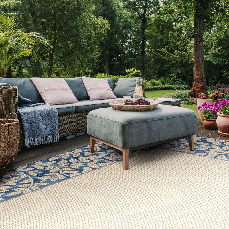 Courtyard CY0727 UV & Stain Resistant Non-Shedding Power Loomed Indoor/Outdoor Area Rug - Natural/Blue - 6'7"x6'7" - Safavieh