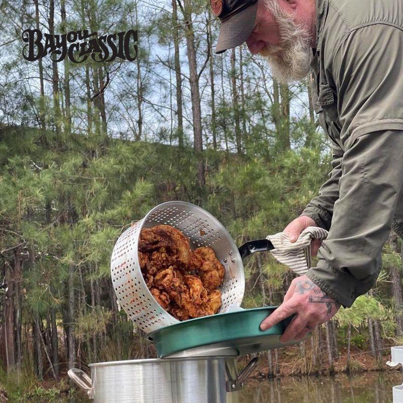 Bayou Classic 10-Quart Stainless Steel Lidded Kitchen Deep Frying Pot with Handles, Fry Perforated Basket, and Thermometer, Silver