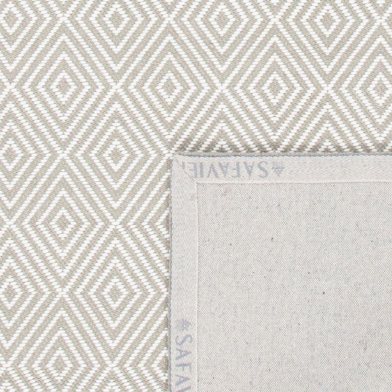 Wilton WIL715 Hand Hooked Indoor Area Rug - Light Grey/Ivory - 8'x10' - Safavieh