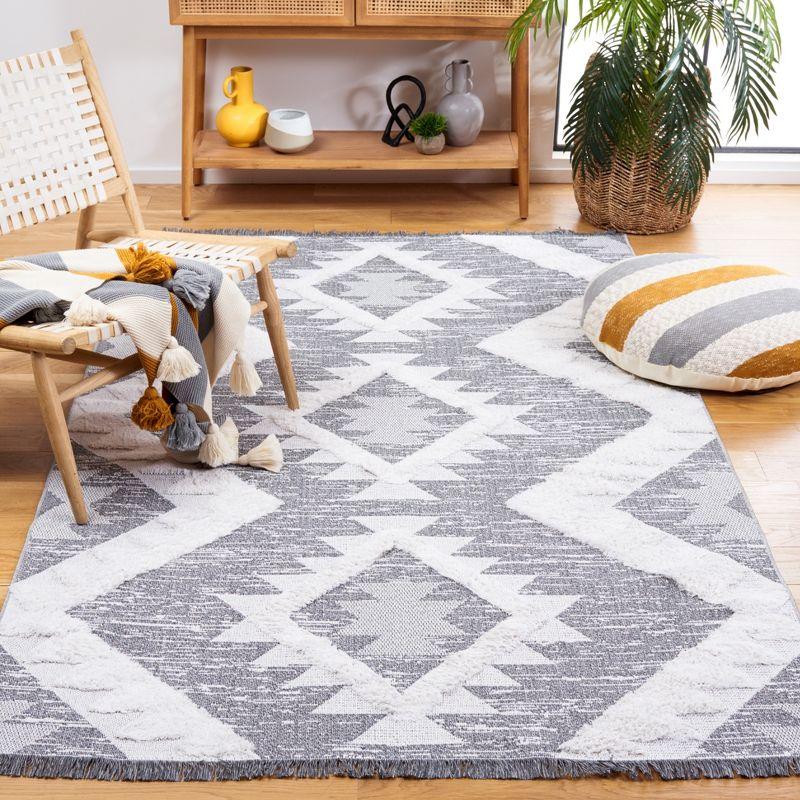 Ivory Nomadic Charm 4' x 6' Synthetic Flat Woven Area Rug