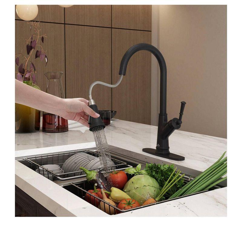 CASAINC Single-Handle Pull-Down Kitchen Faucet Single Hole Faucet 1.8 GPM