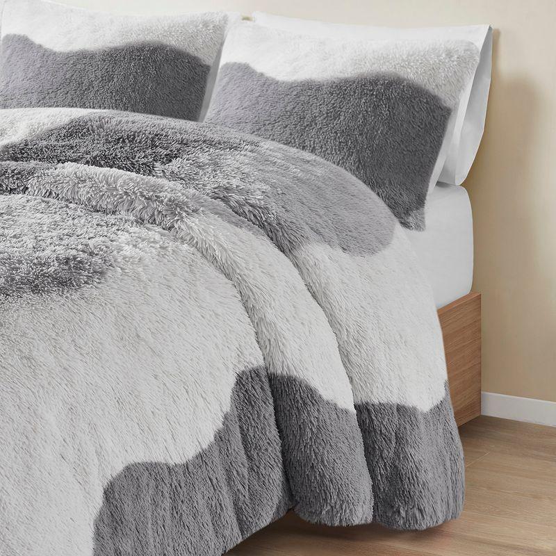 Intelligent Design Ombre Shaggy Faux Fur Comforter Set