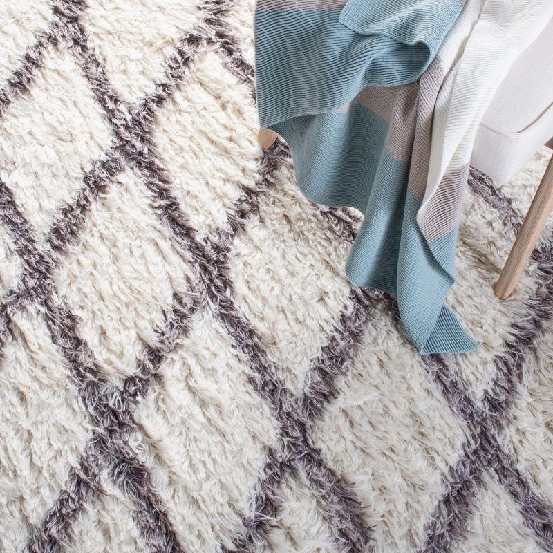 Kenya KNY712 Hand Knotted Area Rug - Ivory/Grey - 6'x9' - Safavieh