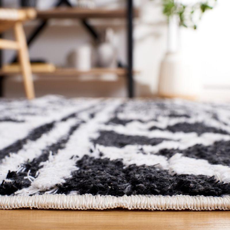 Augustine AGT847 Machine Made Indoor Area Rug - Black/Ivory - 5'x7'-7" - Safavieh