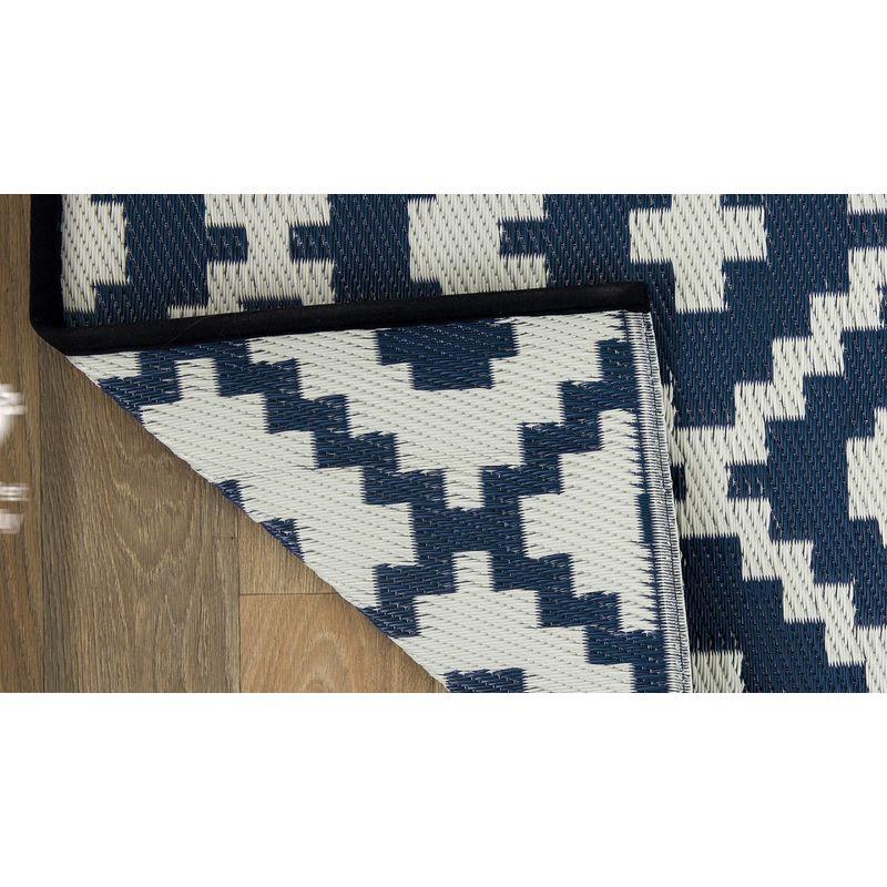 World Rug Gallery Trellis Geometric Reversible Plastic Indoor and Outdoor Rugs