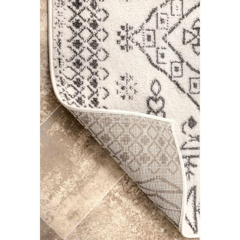 Nuloom Frances Moroccan 4x6 Indoor Area Rug for Living Room Bedroom Dining Room Kitchen, Light Grey/Ivory