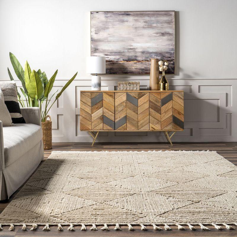 Nuloom Kerry Textured Geometric Tasseled Indoor Area Rug