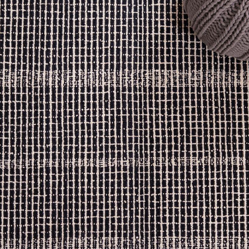 Abstract ABT482 Handmade Indoor Area Rug - Black/Ivory - 4'x6' - Safavieh