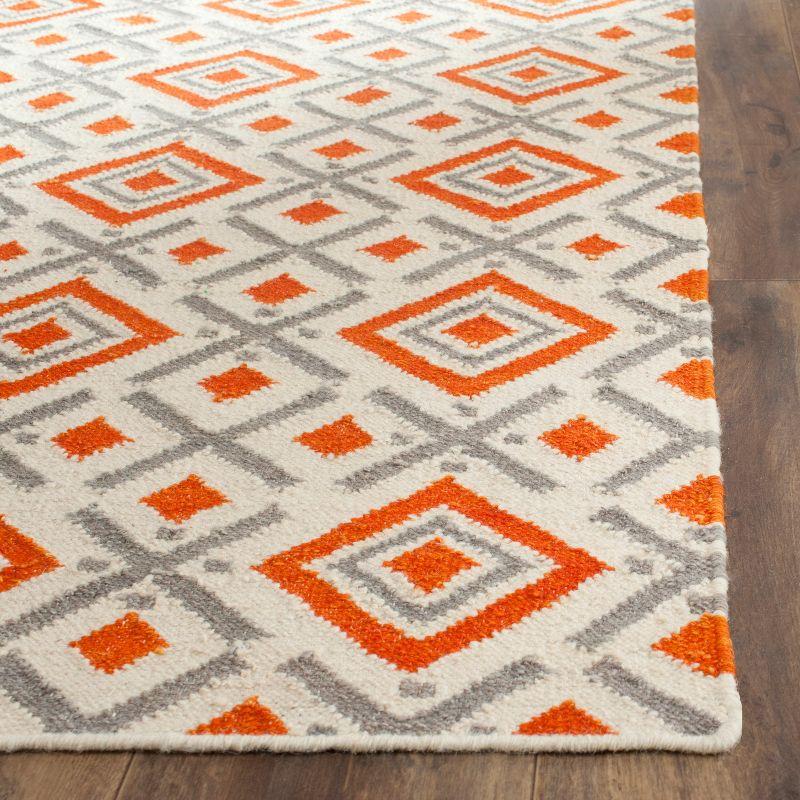 Dhurries DHU116 Hand Woven Area Rug  - Safavieh