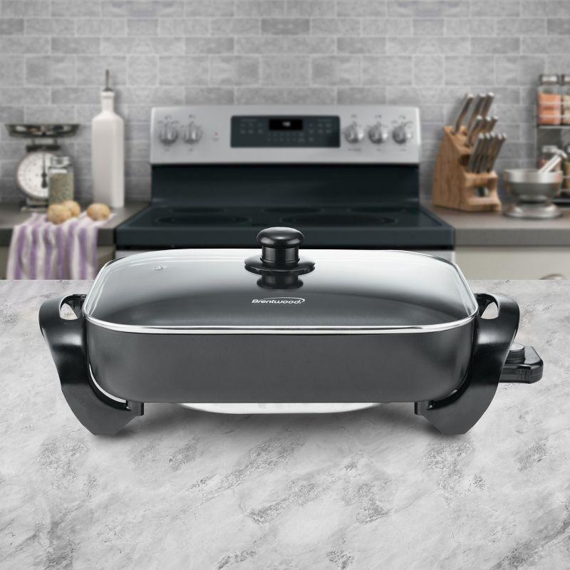 Brentwood Appliances Brentwood Appliances Non Stick Electric Skillet with Glass Lid