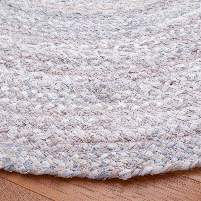 Braided BRD452 Hand Woven Indoor Area Rug - Light Grey - 5' Round - Safavieh