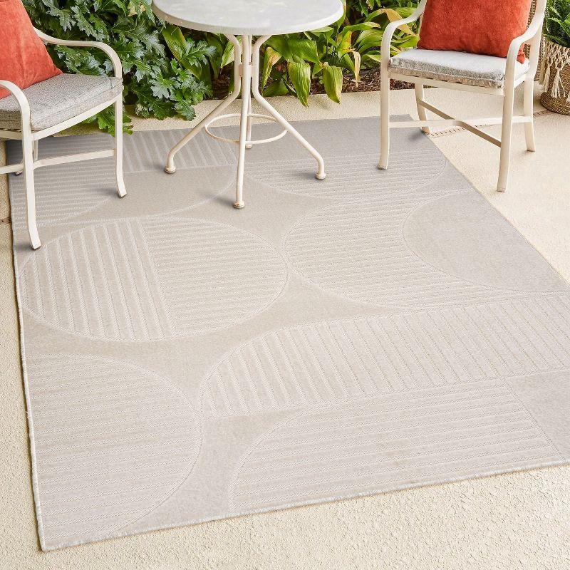 Ivory Geometric High-Low Rectangular Area Rug 3' x 5'