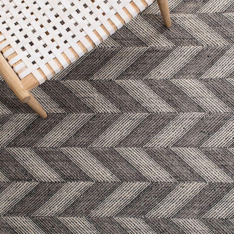 Kilim KLM730 Hand Woven Area Rug - Grey/Ivory - 5'x8' - Safavieh.