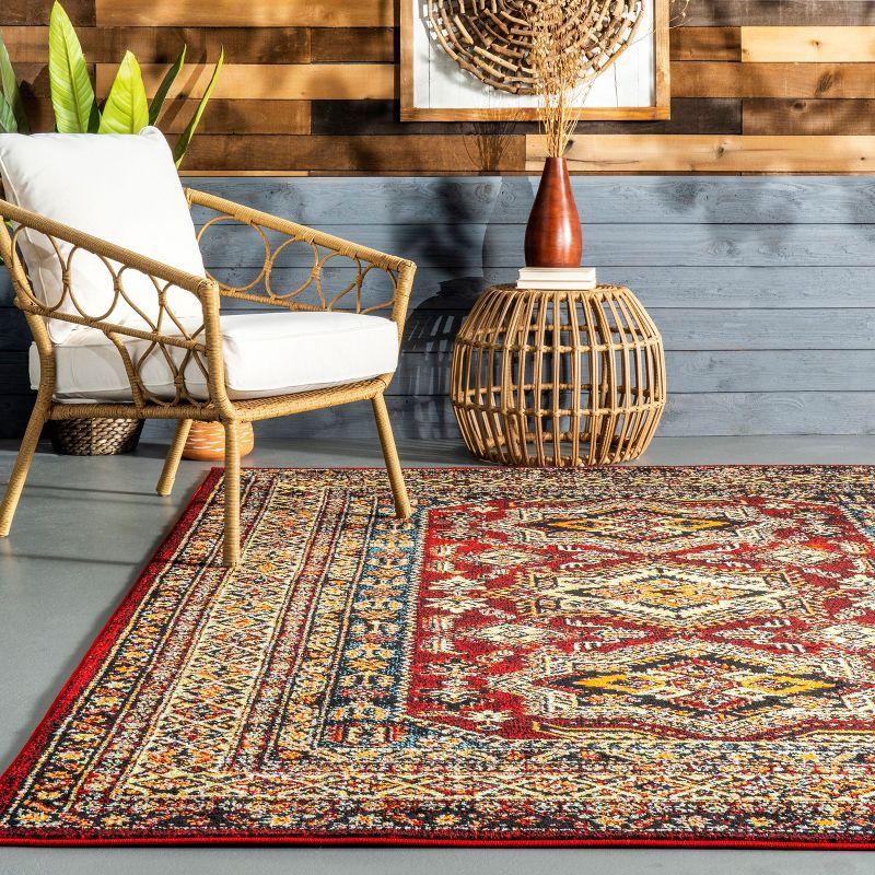 Nuloom Indoor/Outdoor Transitional Medieval Randy Area Rug