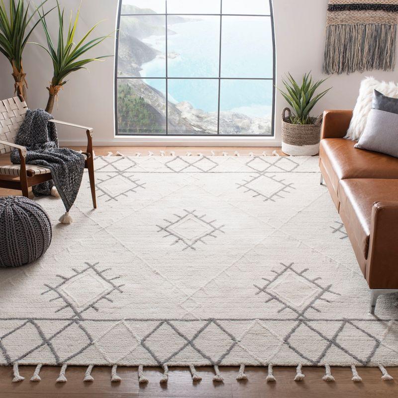 Ivory and Gray Hand-Tufted Wool Shag Rug 6' x 9'