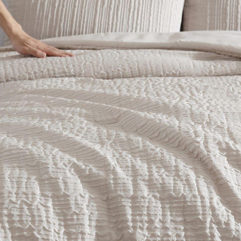 Kenneth Cole Serenity Wavy Lines Beige Comforter Set