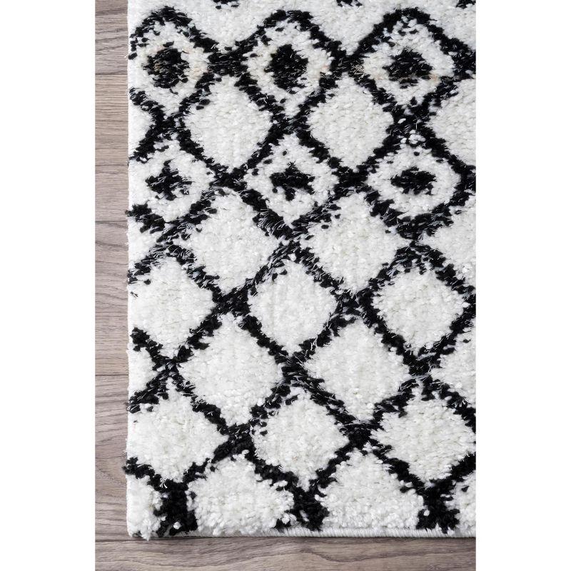 Ivory Trellis Shag Synthetic Reversible Area Rug 2 ft. x 3 ft.