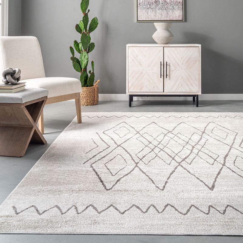 nuLOOM Miriam Machine Washable Geometric Diamond Area Rug