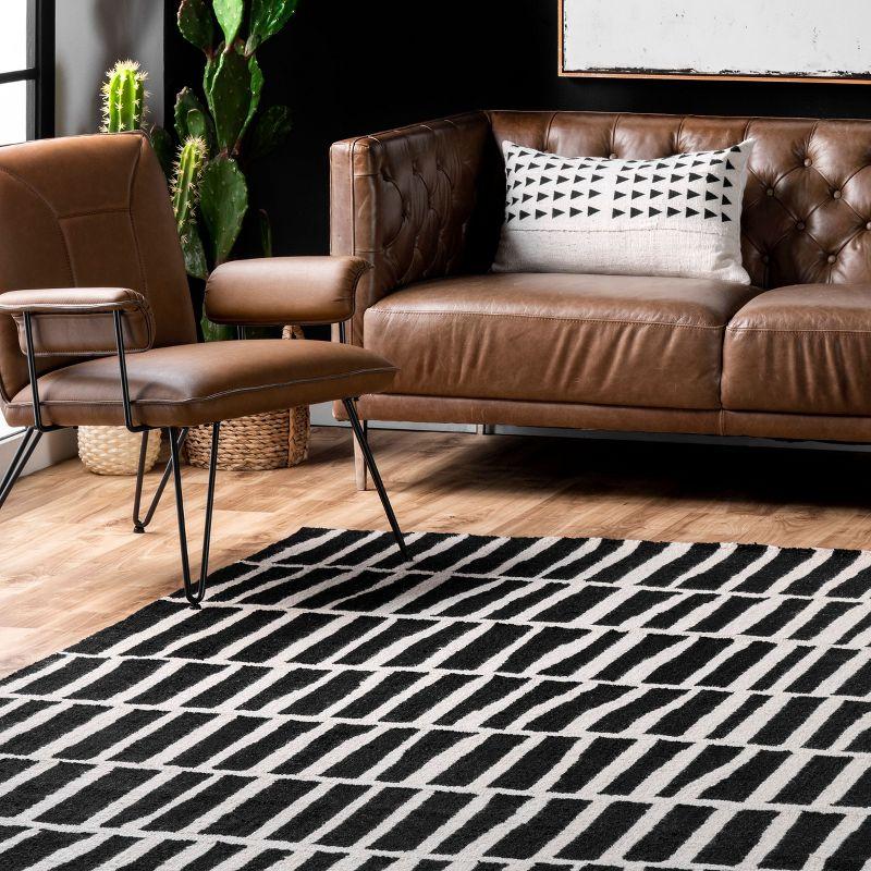 Nuloom Lemuel Geometric 5x8 Wool Indoor Area Rug for Living Room Bedroom Dining Room Kitchen, Black/Ivory