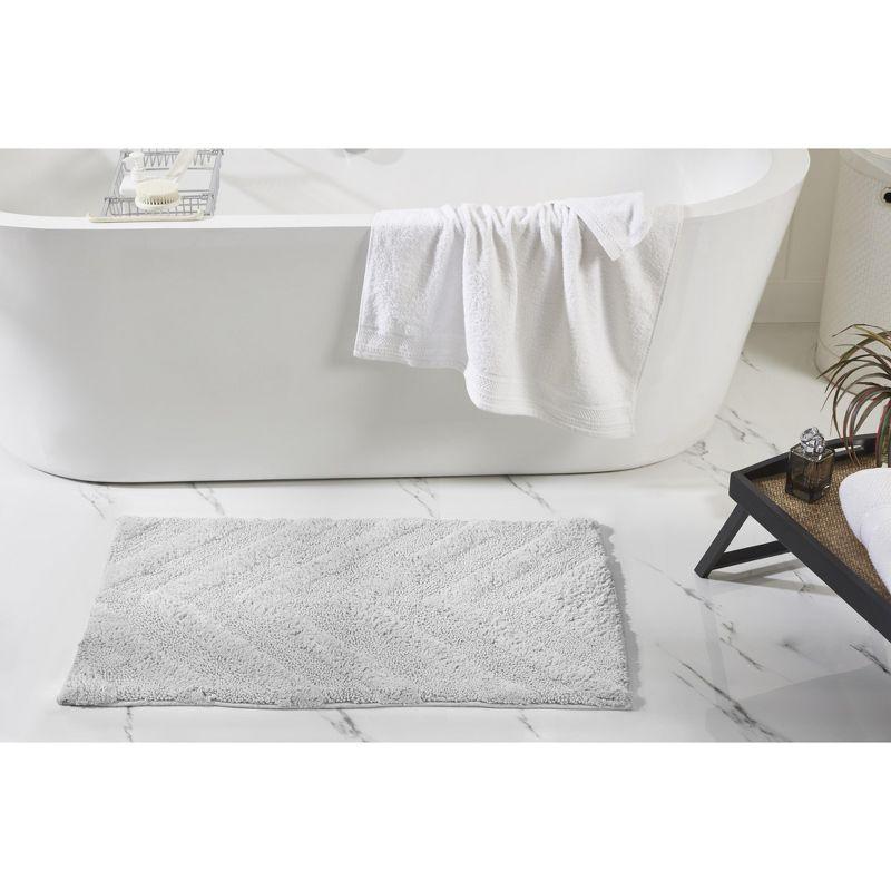 Better Trends Hugo 100% Cotton Tufted Non-Slip Backing Bath Rug 21" x 34" Rectangle - White