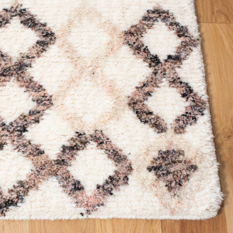 Ivory Hand-Knotted Wool Shag Area Rug, 4' x 6'