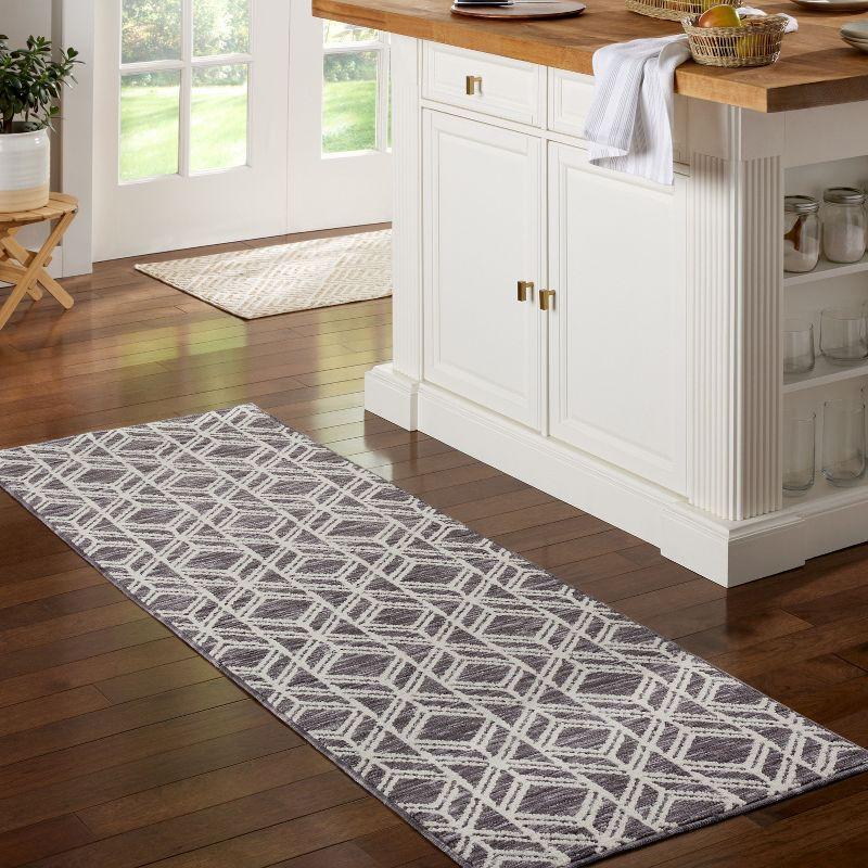 Town & Country Living TOWN & COUNTRY EVERYDAY Walker Modern Diamond Everwash Non-Slip Backing Kitchen Mat