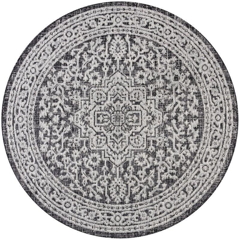 5' Round Sinjuri Medallion Textured Weave Indoor/Outdoor Area Rug, Gray/Black - JONATHAN Y