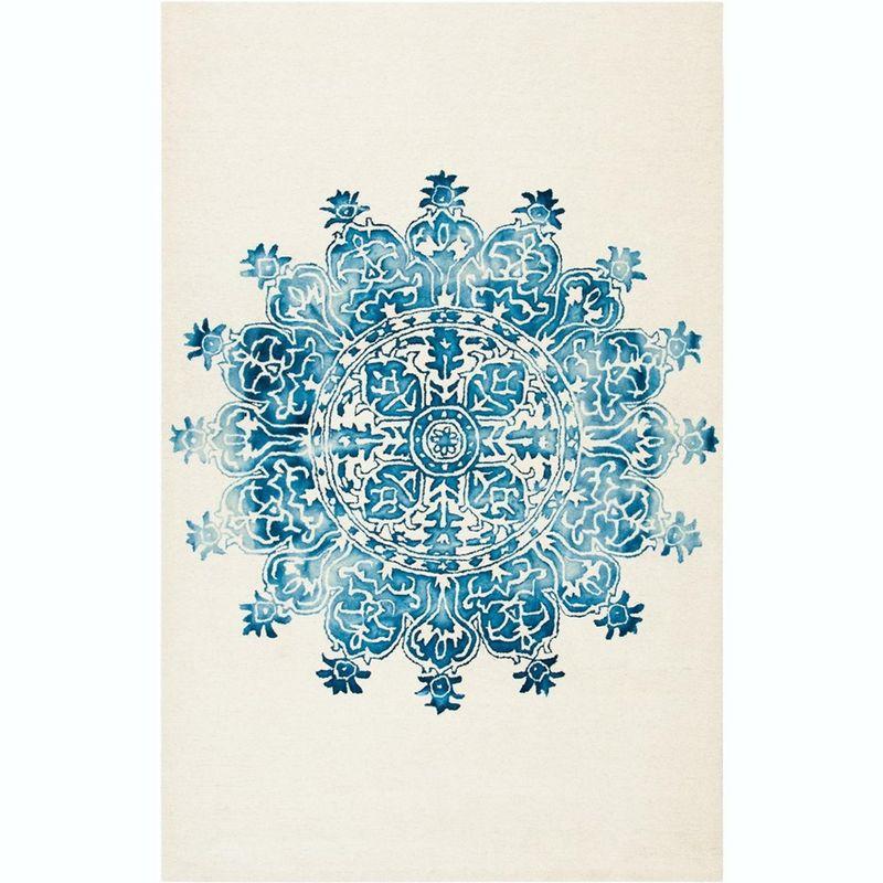 Ivory and Blue Hand-Tufted Wool Area Rug 5' x 8'