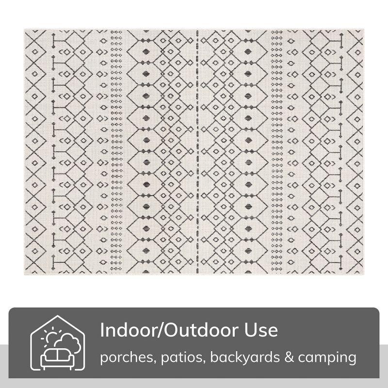 Well Woven Nors Ivory Indoor / Outdoor Flat Weave Pile Nordic Lattice Pattern Area Rug (7'10" x 9'10")