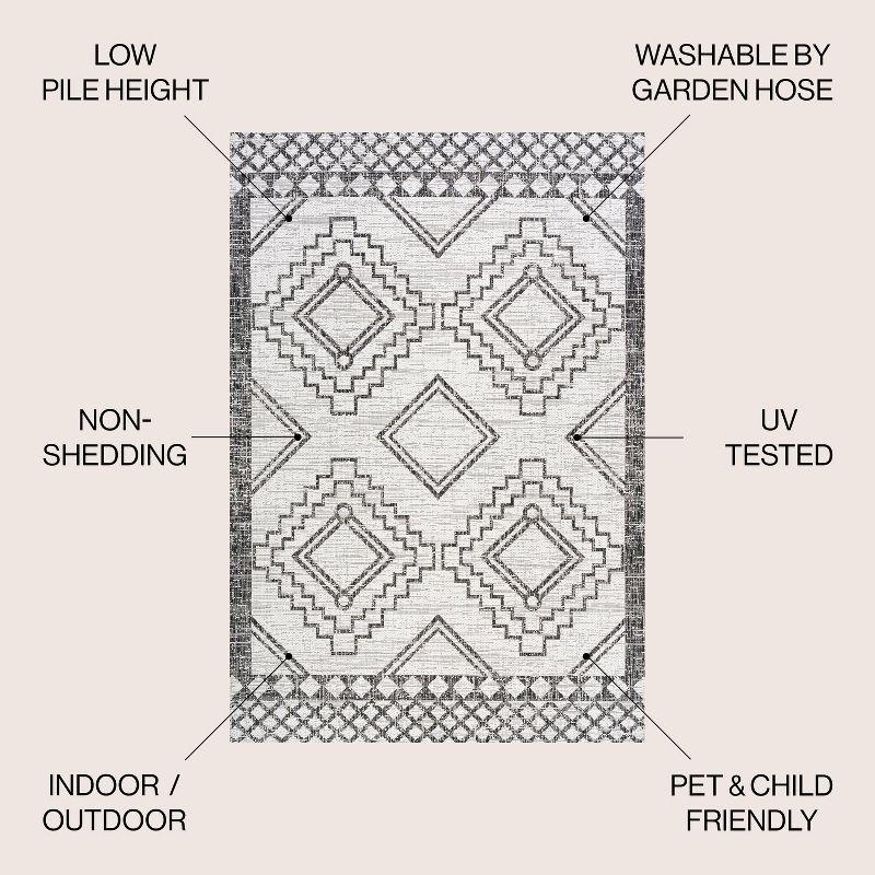 3'x5' Marokko Diamond  Medallion Indoor/Outdoor Area Rug, Ivory/Black - JONATHAN Y
